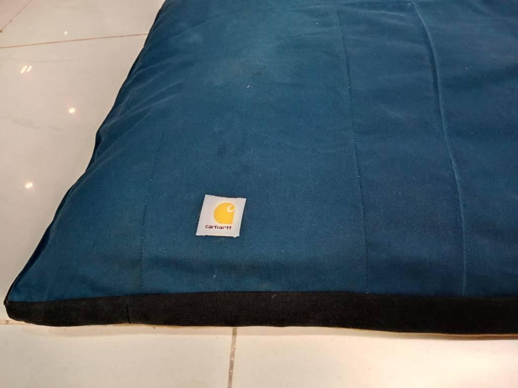 CR848 Reworked carhartt dog bed - 50 pieces