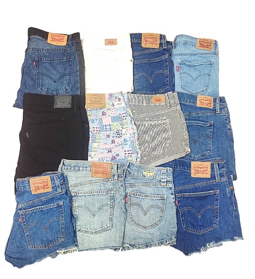 Levi's shorts  women 110