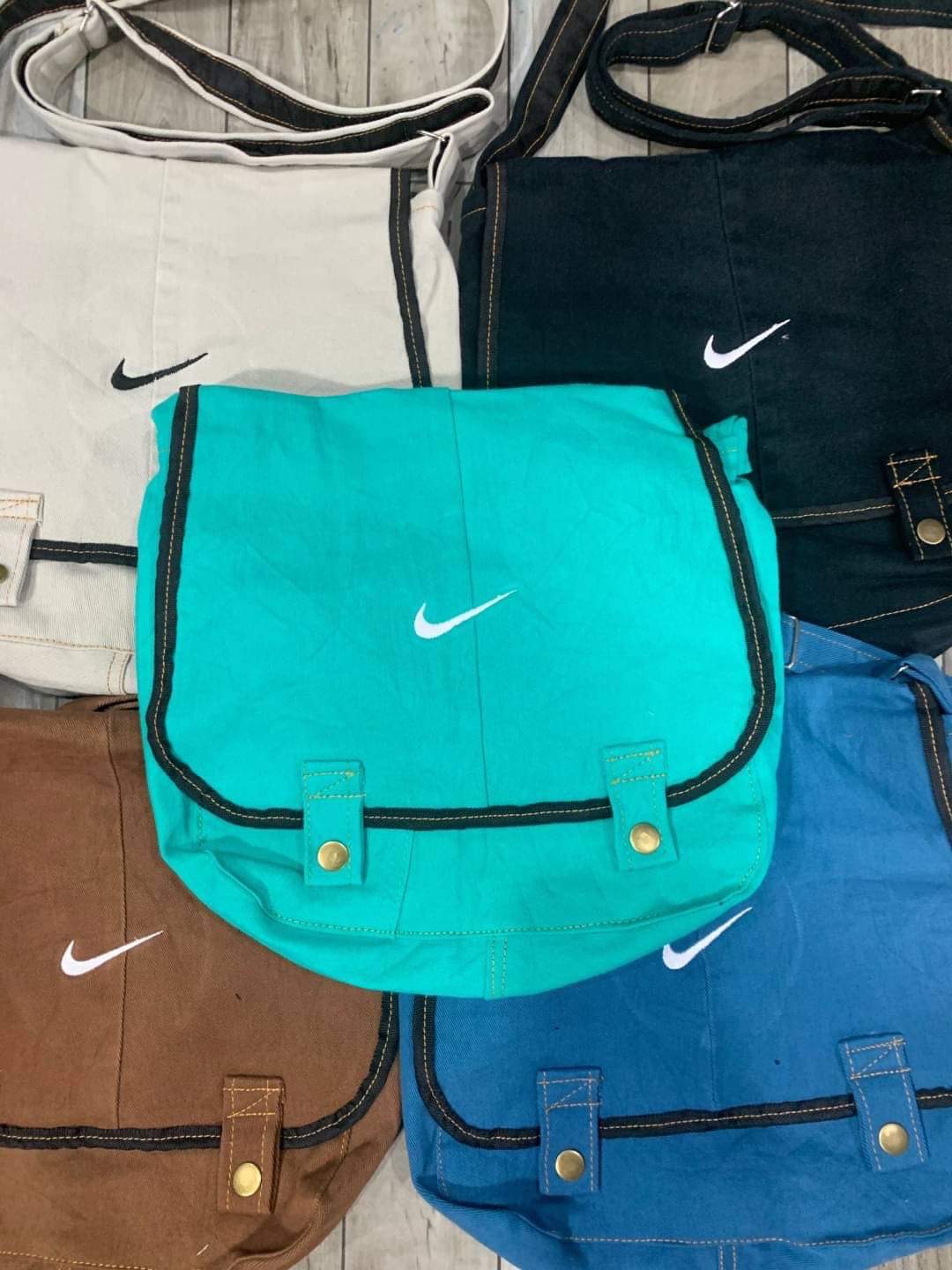 Sacs à bandoulière Nike remake