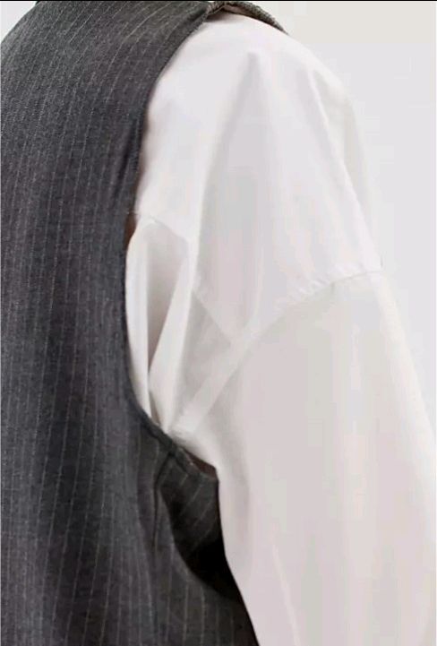 💥 SALE - CR771 Ladies reworked sleeveless blazer