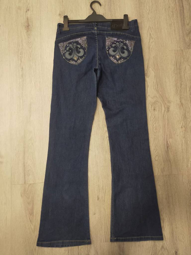 CR7111 Ladies Y2k Flared Jeans 40 pieces