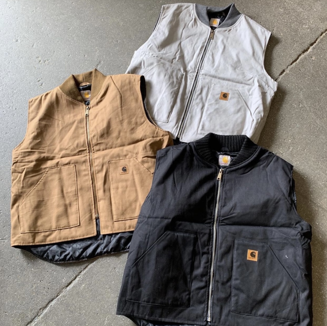 Veste rework Carhartt vintage inspirée noire, beige, blanche 50 pièces