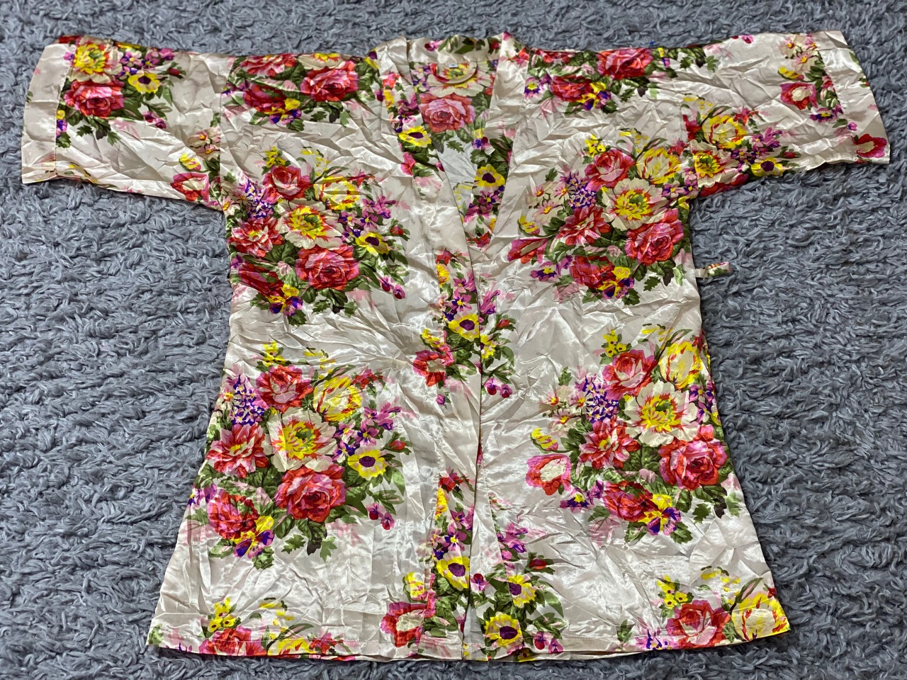 Y2K - Silk Kimonos - 18 Pieces