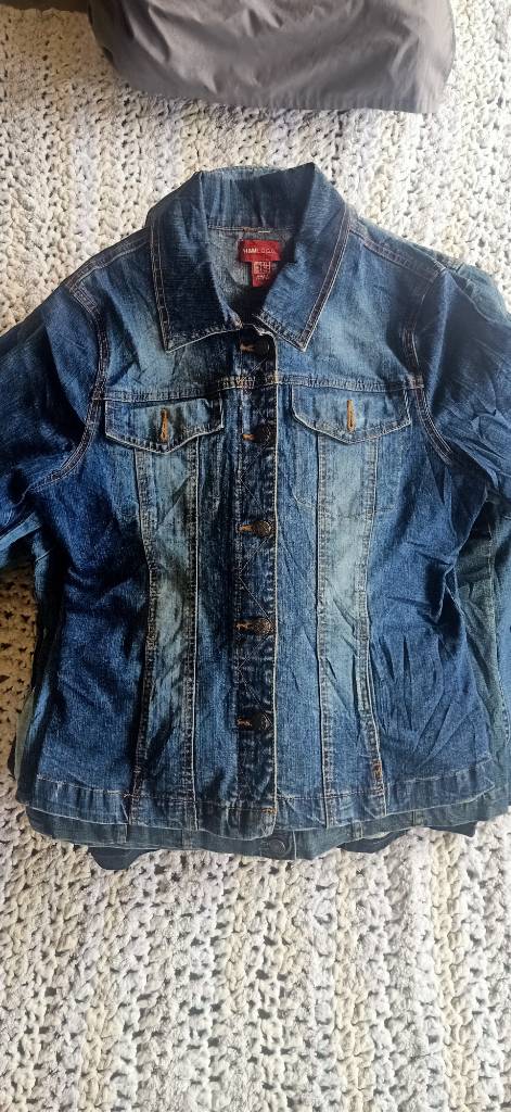 Manteaux en denim pour femmes - 30 pièces