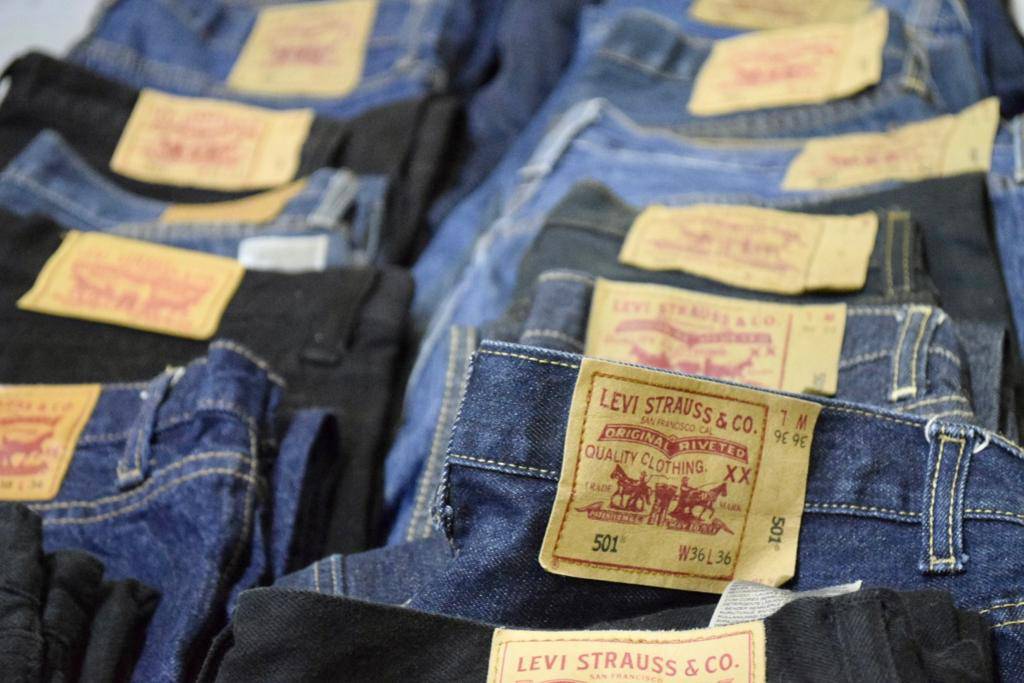 Levi's 501 Pants 200Pcs