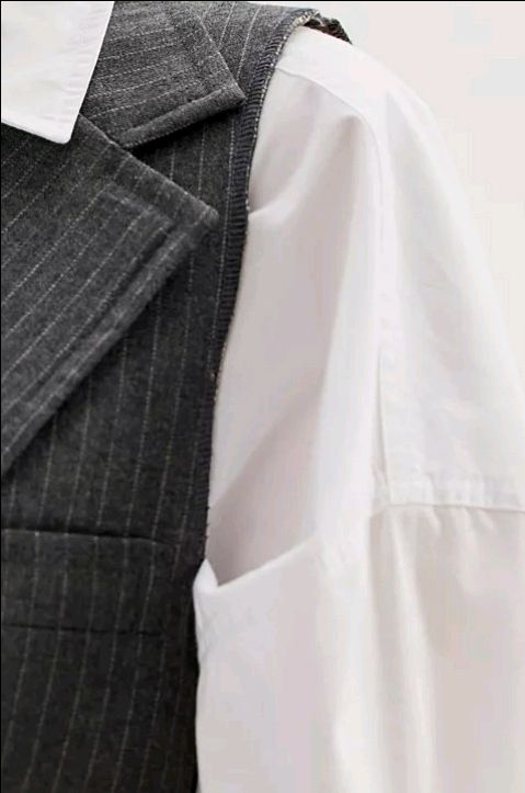 💥 SALE - CR771 Ladies reworked sleeveless blazer