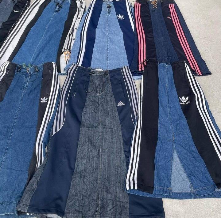 Überarbeiteter Damen-Kleidungsstück Maxi-Rock, hergestellt aus Vintage-Jeans und Nike, Puma, Fila, Under Armour, Champion und anderen Vintage-Hosen, Stil # CR759.