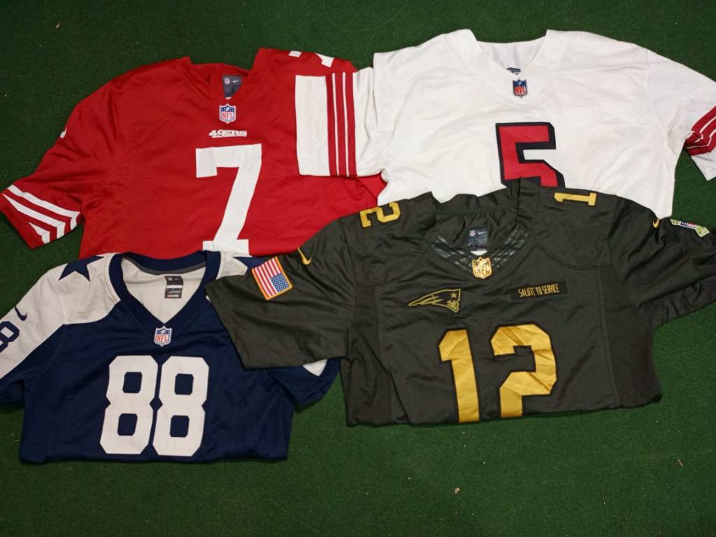 Maillots de la NFL et de la LNH