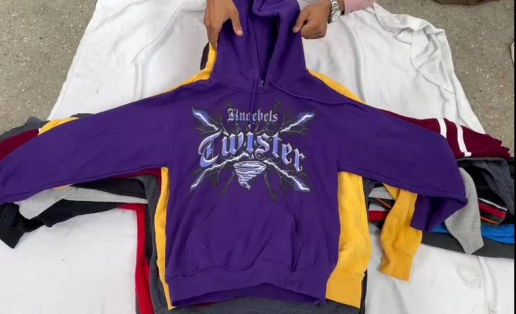 HOODIE IMPRIMÉ VINTAGE